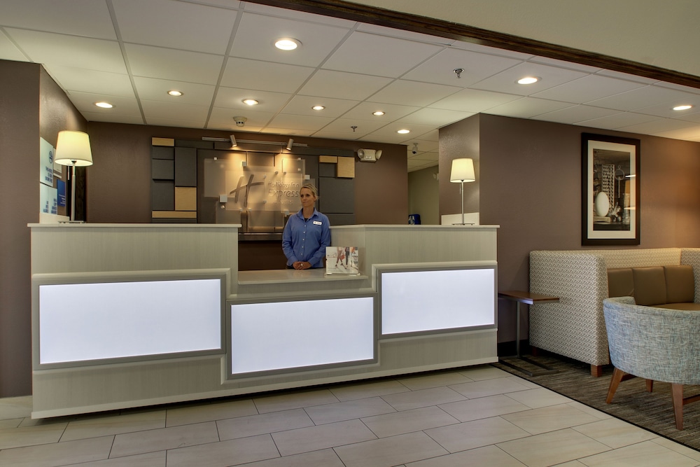 Holiday Inn Express & Suites Lebanon by IHG - photo 44