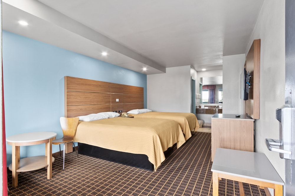 Regency Inn Near Boardwalk & Hurlburt Field - photo 11