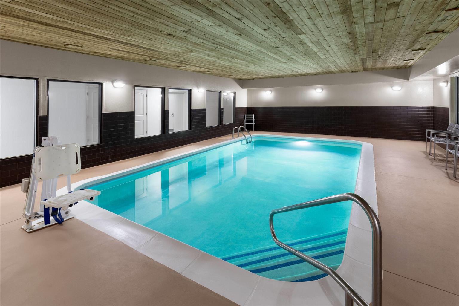 La Quinta Inn & Suites by Wyndham Lexington South Hamburg - photo 16