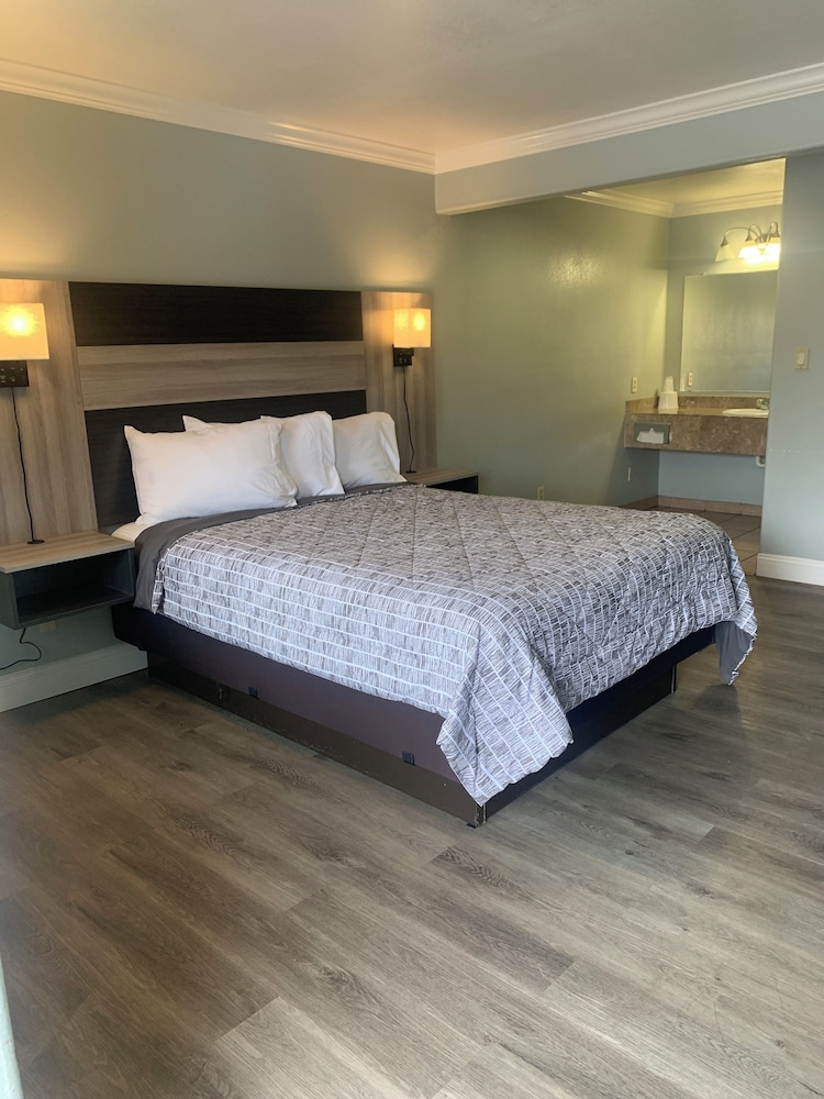 Monterey Oceanside Inn in Monterey, United States