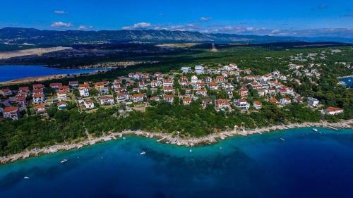Villa Vuka — 4-Star Luxury Hotel in Omisalj, Croatia
