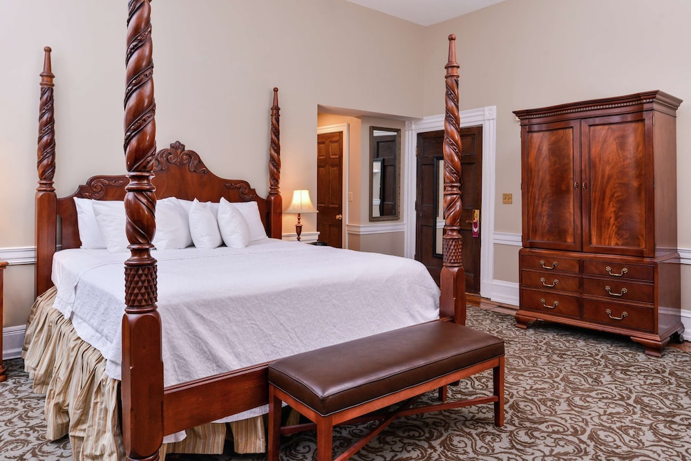 Hampton Inn Lexington Historic District - photo 40
