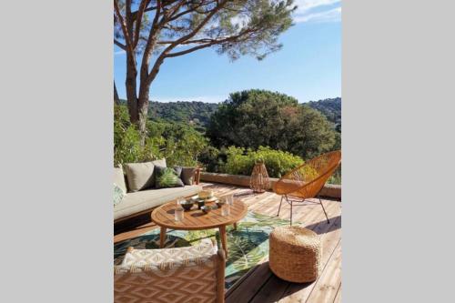 Charmant Mazet Haut de Gigaro Face a la Pinede in La Croix-Valmer, France