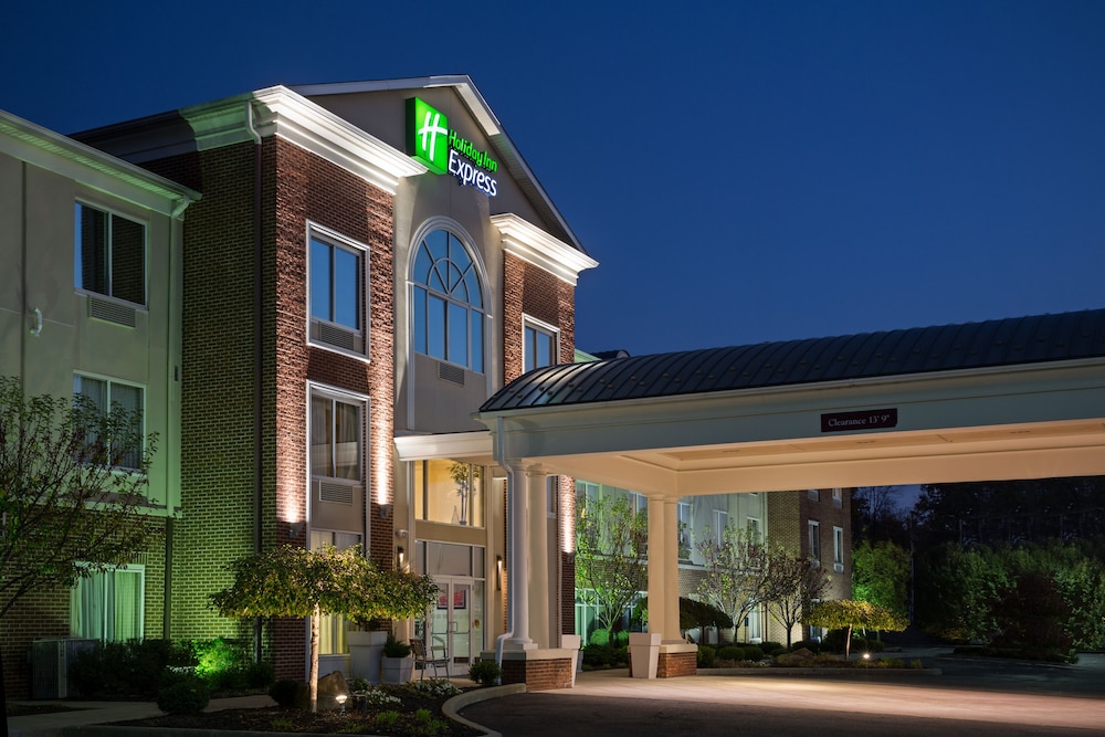 Holiday Inn Express Suites Youngstown N By Ihg — Warren