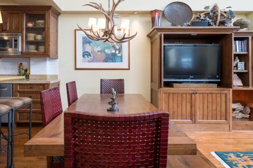 Colonnade Residence 14 at Ketchum — Ketchum — photo 5