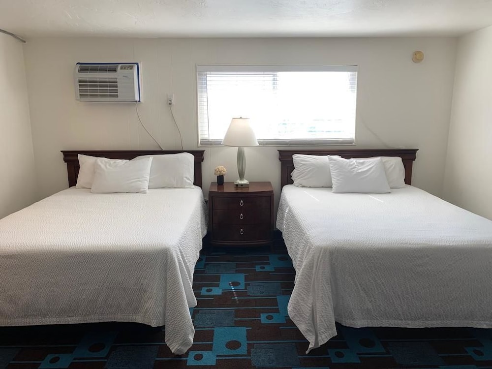 The Sands Motel - photo 5