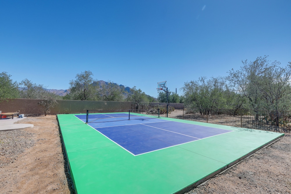 Oro Valley Retreat w Pool Spa & Rooftop Views - photo 26