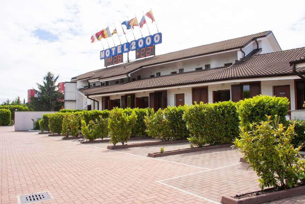 Hotel Motel 2000 — hotel in Trezzano Sul Naviglio