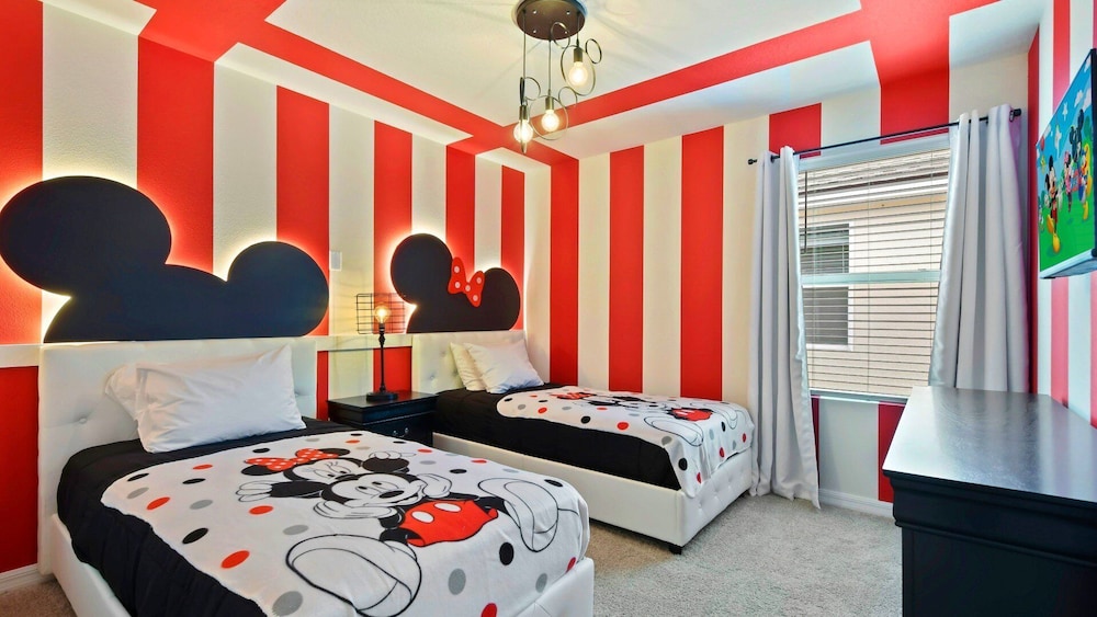 Disney Getaway: Pool Spa & Lake Views - photo 10