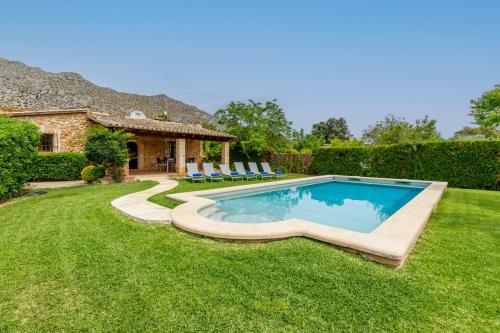 Navarro - carbon neutral hotel in Pollenca