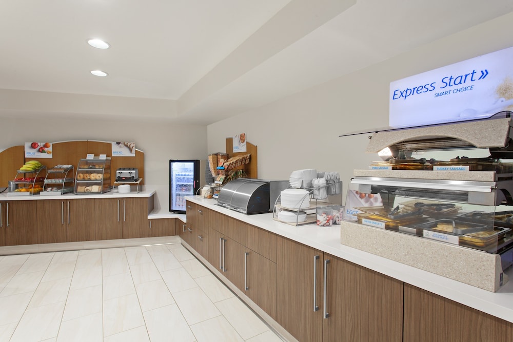 Holiday Inn Express West Los Angeles by IHG - photo 17