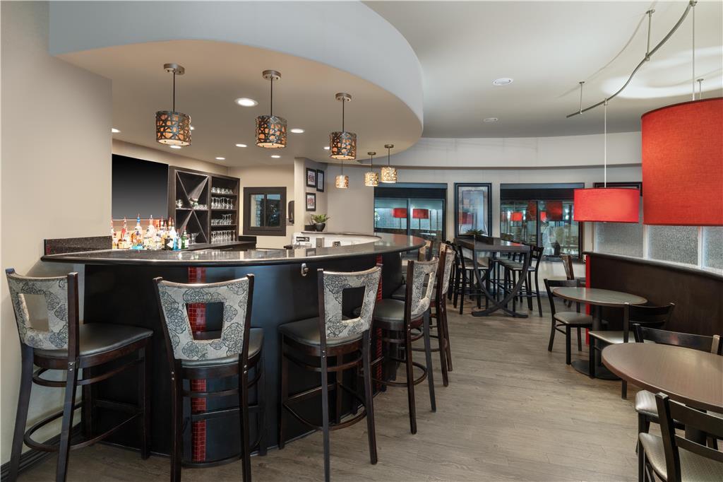 Best Western Premier Crown Chase Inn & Suites - photo 36