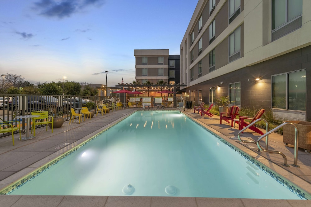 Home2 Suites by Hilton San Bernardino - photo 25