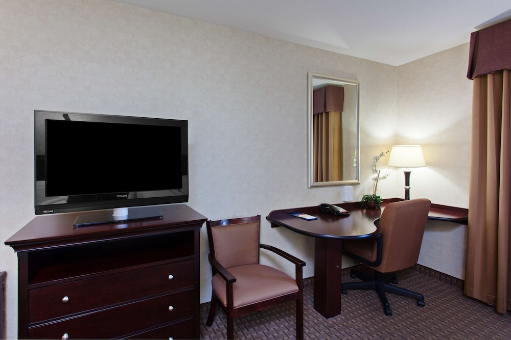Hampton Inn & Suites Oakland Airport Alameda - photo 12