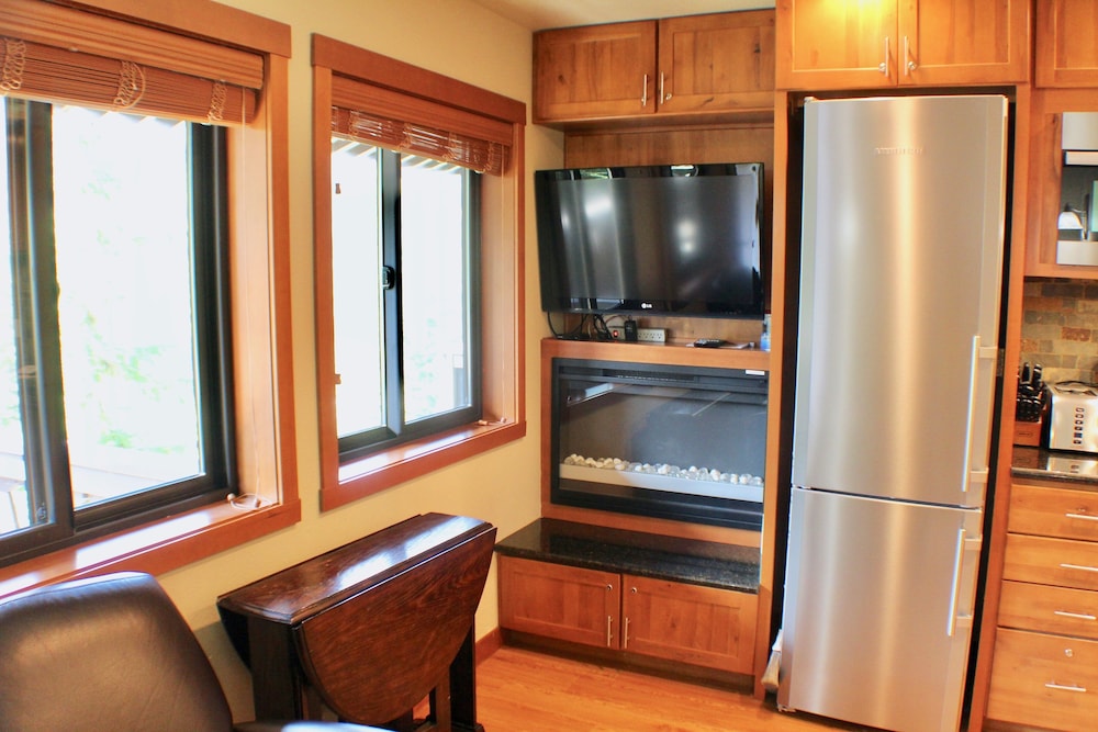 Crystal Chalets Condominiums at Crystal Mountain Ski Resort - photo 104