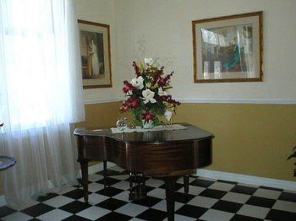 MacArthur Inn - photo 7