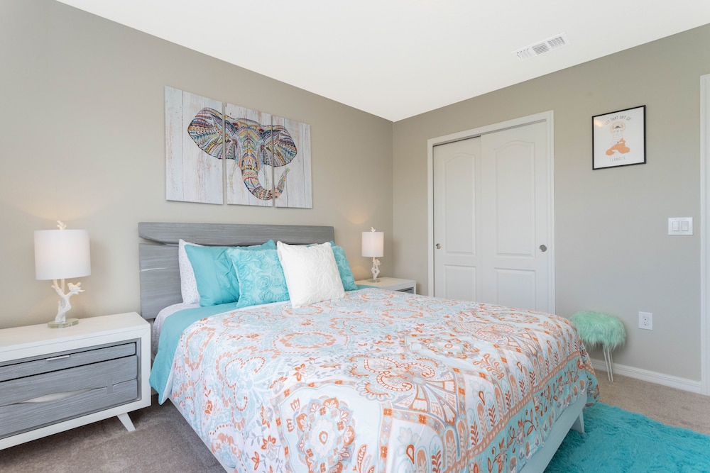 Stunning 6 Bd w Pool Close to Disney @ Solterra Resort 7211 - photo 16