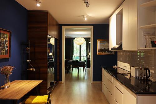 Stylish 2BR Apt in Vake Central Tbilisi By Wehost