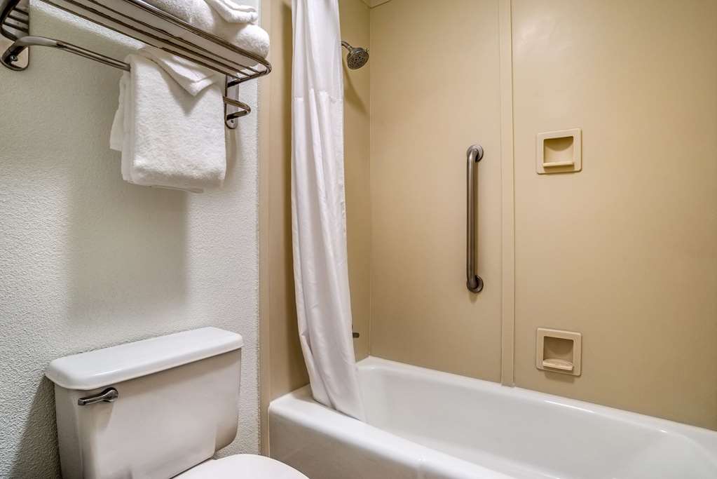Clarion Inn and Conference Center - photo 10