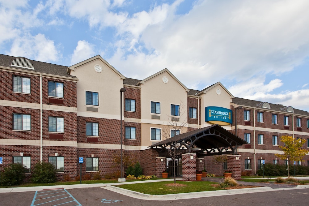 Staybridge Suites Lansing Okemos - photo 39