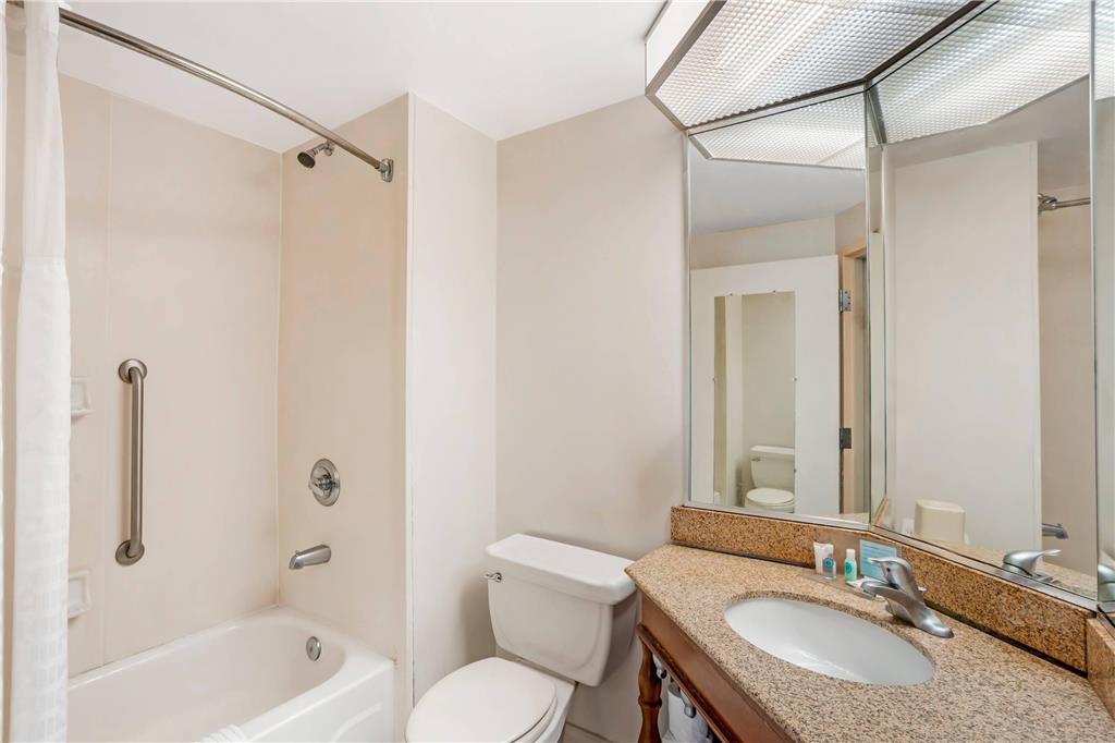 Comfort Inn & Suites Mt. Holly Westampton - photo 18