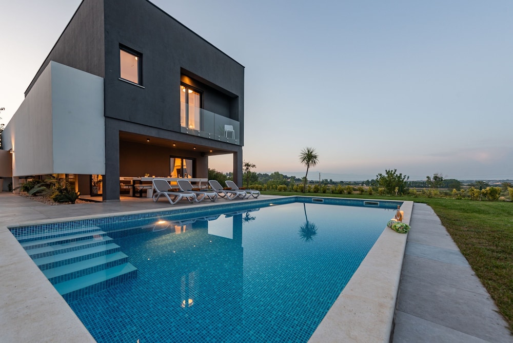 Villa Lux ZadarVillas — 4-Star Luxury Hotel in Zemunik Donji, Croatia