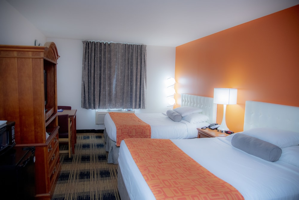 Howard Johnson Hotel & Suites by Wyndham Allentown Dorney - photo 9