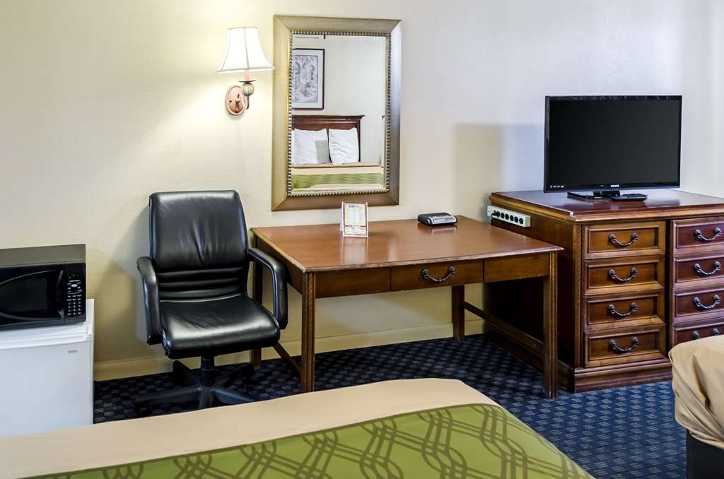 Rodeway Inn Vicksburg - photo 17