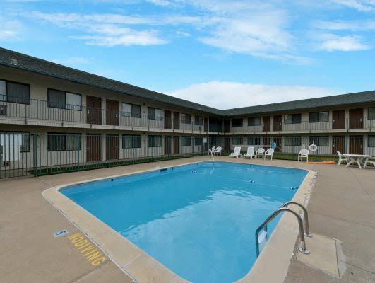 Americas Best Value Inn & Suites Blue Springs Kansas City - photo 3