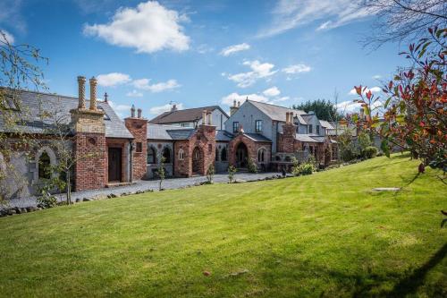 Heathfield Hall Hillsborough The Coach House — 4-Star Luxury Hotel in Annahilt, United Kingdom