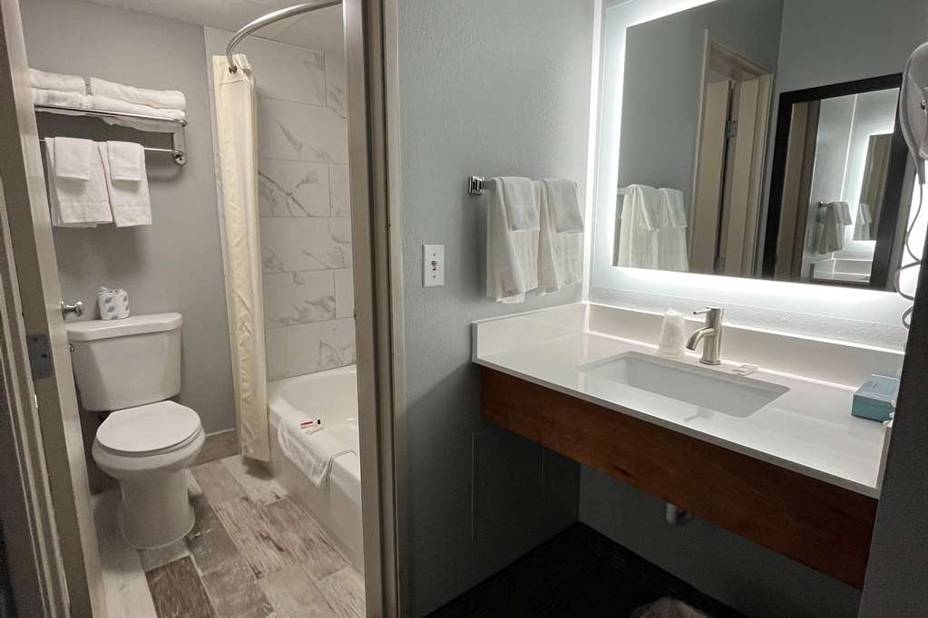AmericInn by Wyndham Ladysmith - photo 7