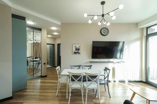 Luxurious 3BR Apartment W Stunning views