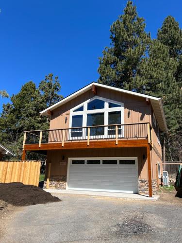 HideAway Chalet — 4-Star Luxury Hotel in Bend, United States
