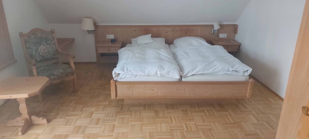 Hotel Pension Am Engelsberg — Sommerach — photo 4