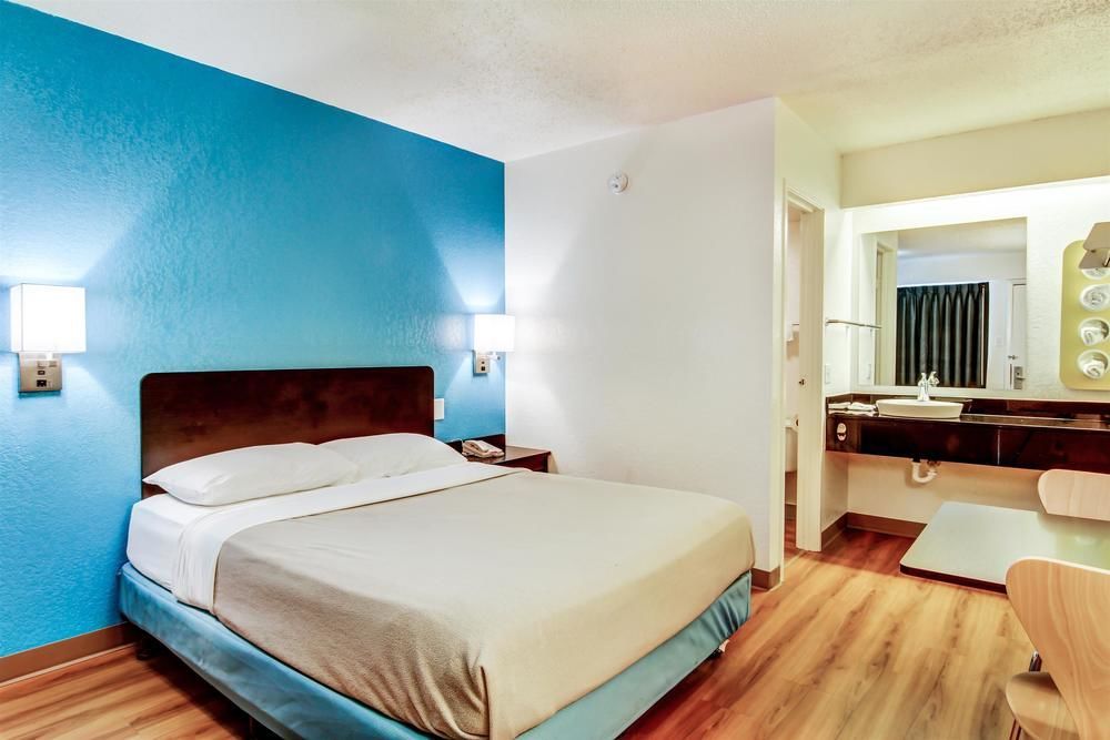 Red Roof Inn Bridgeton - photo 15