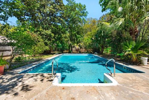 Jack's Place Gulf Brz Pool Close to Bchs 2BD 1BT — 4-Star Luxury Hotel in Gulf Breeze, United States
