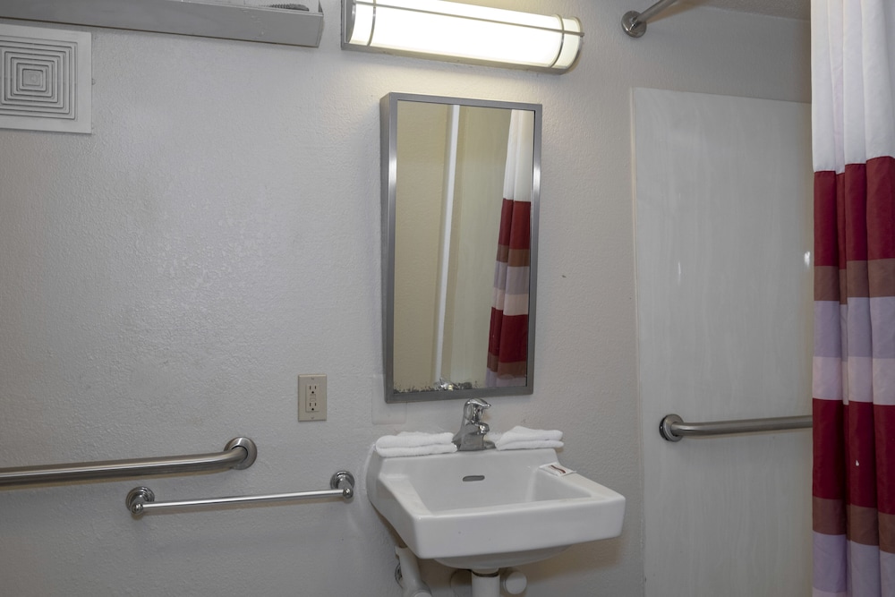 Red Roof Inn Washington DC Lanham - photo 24