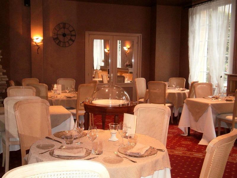 Logis Hôtel les Airelles — Neufchatel-En-Bray — photo 3