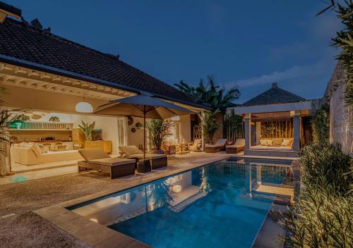 Villa Bloom 5 close to the beach private pool 3 bedrooms 3 bathrooms — 4-Star Luxury Hotel in Seminyak, Indonesia