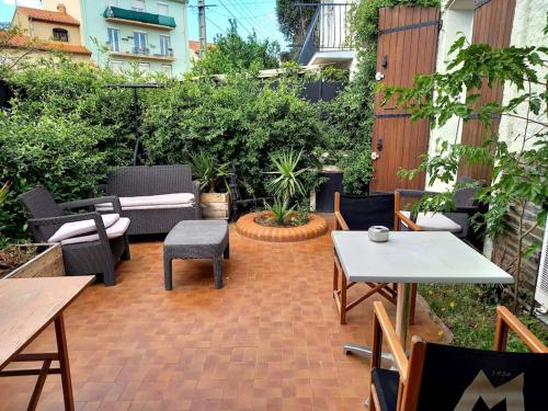 T2 Climatise Avec Jardin Privatif Et Stationnement in Perpignan, France