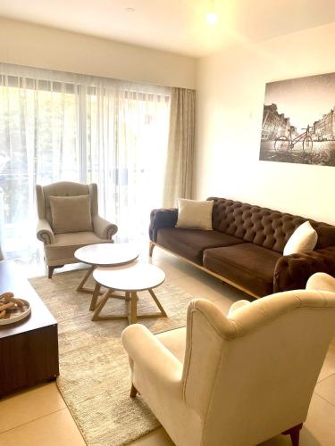 Luxurious one bedroom Apartment Kilimani Nairobi Kenya by Sana Sana Holiday Apartments