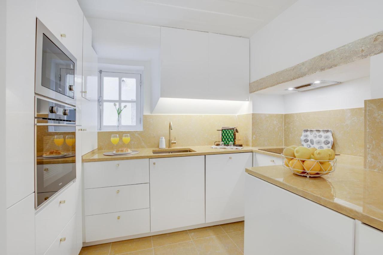 Golden Cage Chiado Charm Historic and Cozy — 4-Star Luxury Hotel in Lisbon, Portugal