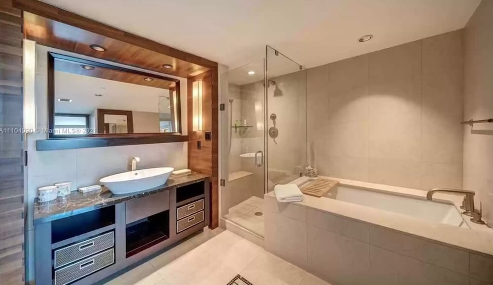 Luxury Condo Wellness Spa Resort By LMC - photo 3