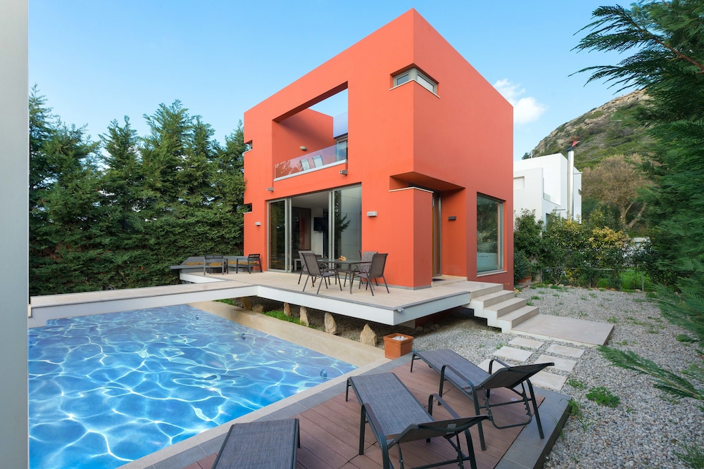 Almond Villa — 4-Star Luxury Hotel in Rodos, Greece