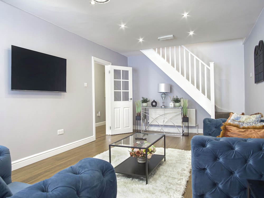 Luxe 5 Bed Bungalow In Snodland Medway Kent — 4-Star Luxury Hotel in Snodland, United Kingdom