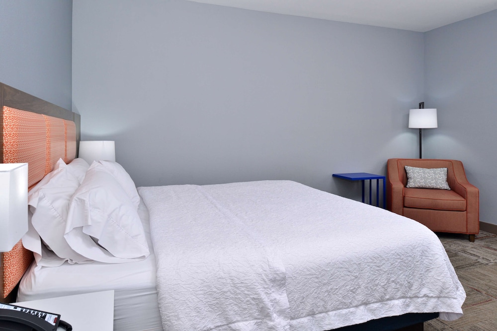 Hampton Inn Kansas City Northeast - photo 9