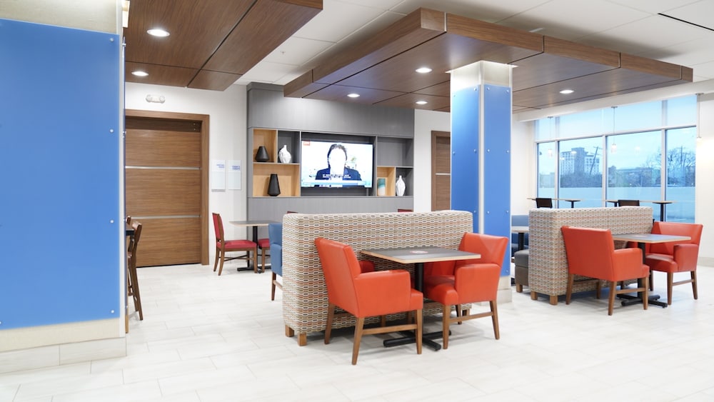 Holiday Inn Express & Suites Dallas Central Market Center by IHG - photo 34