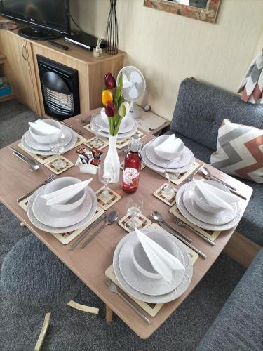 3 Bedroom Caravan Edi Rita Robin Hood Pet Friendly — Saint Asaph — photo 3