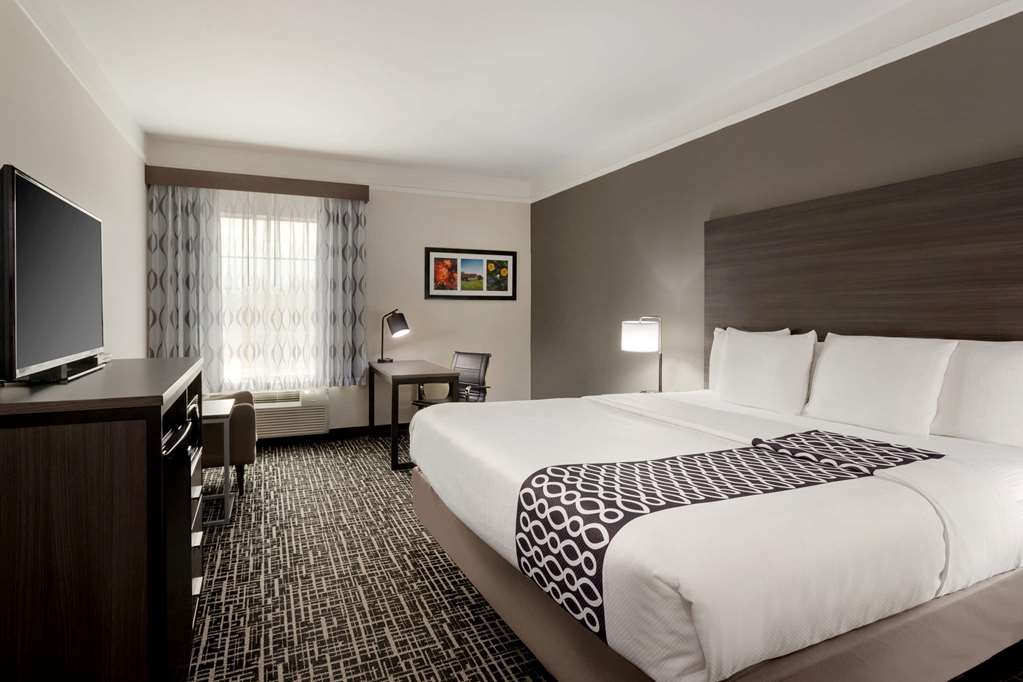 La Quinta Inn & Suites by Wyndham I 20 Longview South - photo 9