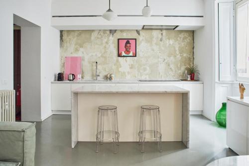 Design apartment zona Bocconi — 4-Star Luxury Hotel in Milan, Italy